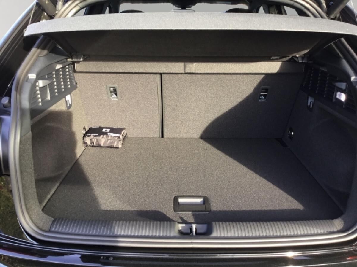 Audi Q2 S line 40 TFSI quattro 140(190) kW(PS) tronic