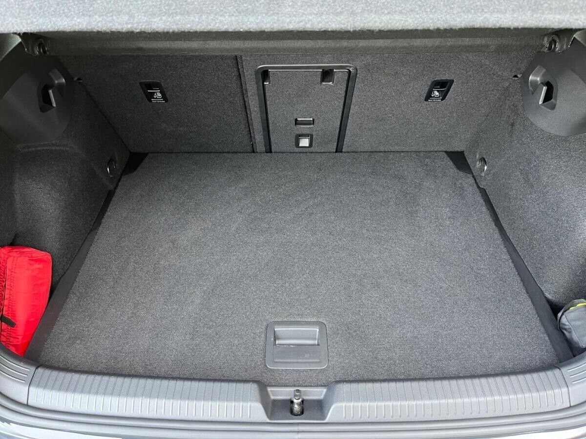 Volkswagen Golf GTI Clubsport VIII 2.0 TSI DSG / Navi, LED+