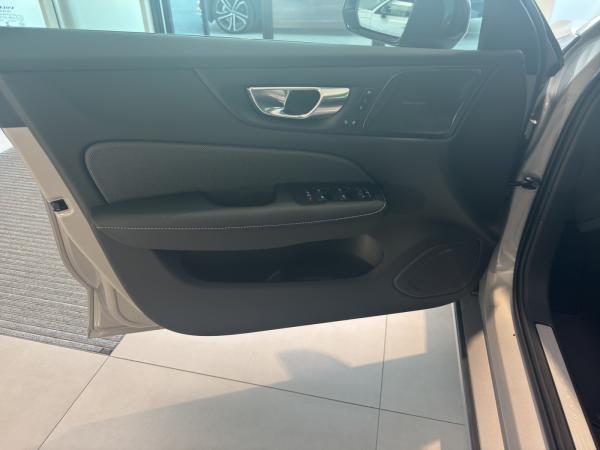Volvo V60 Plus Dark 2025 T6 AWD