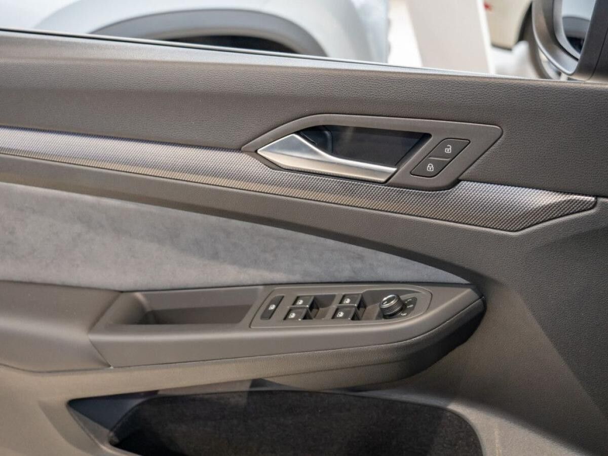 Volkswagen Golf Variant R 2,0 l TSI 4MOTION DSG *BIS 31.12.*🏷️