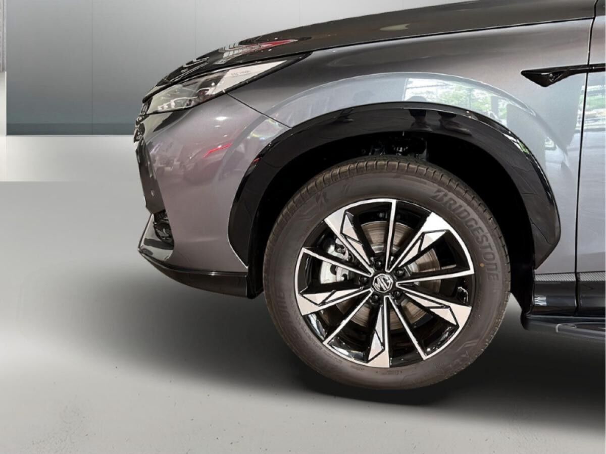 MG EHS Luxury Plug-In-Hybrid