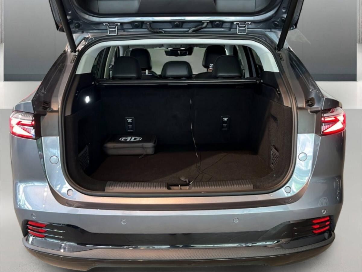 MG EHS Luxury Plug-In-Hybrid