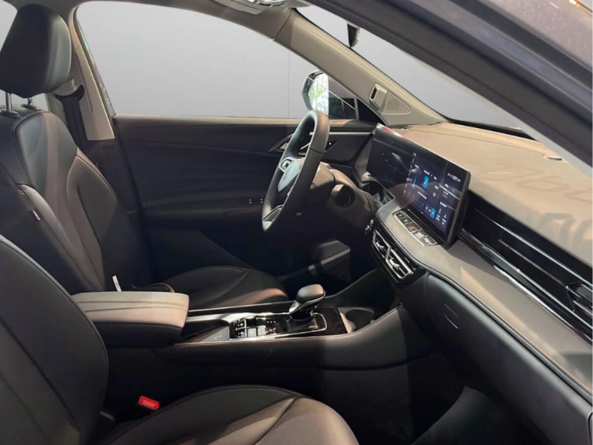 MG EHS Luxury Plug-In-Hybrid