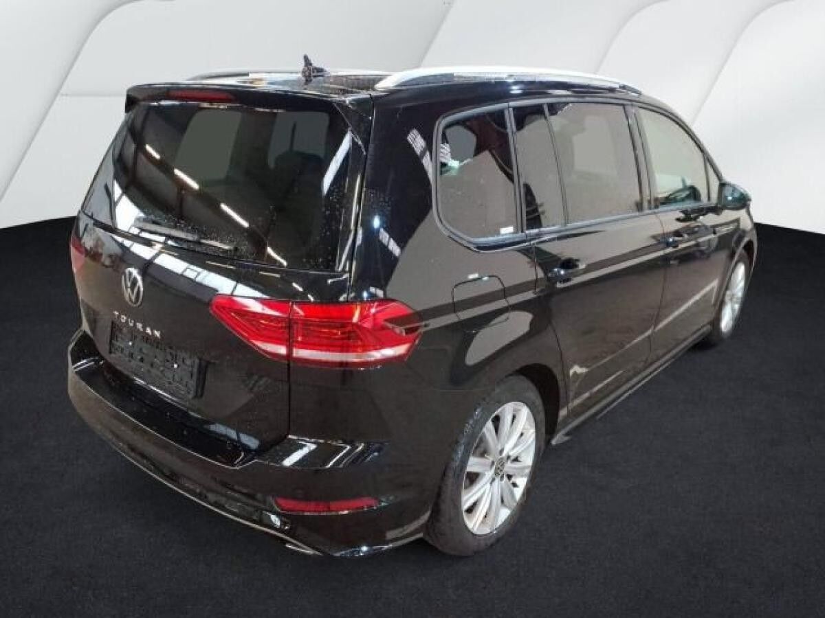 Volkswagen Touran 1.5 TSI Comfortline DSG R -Line , Sportfahrwerk, Frontscheibe beheizt .