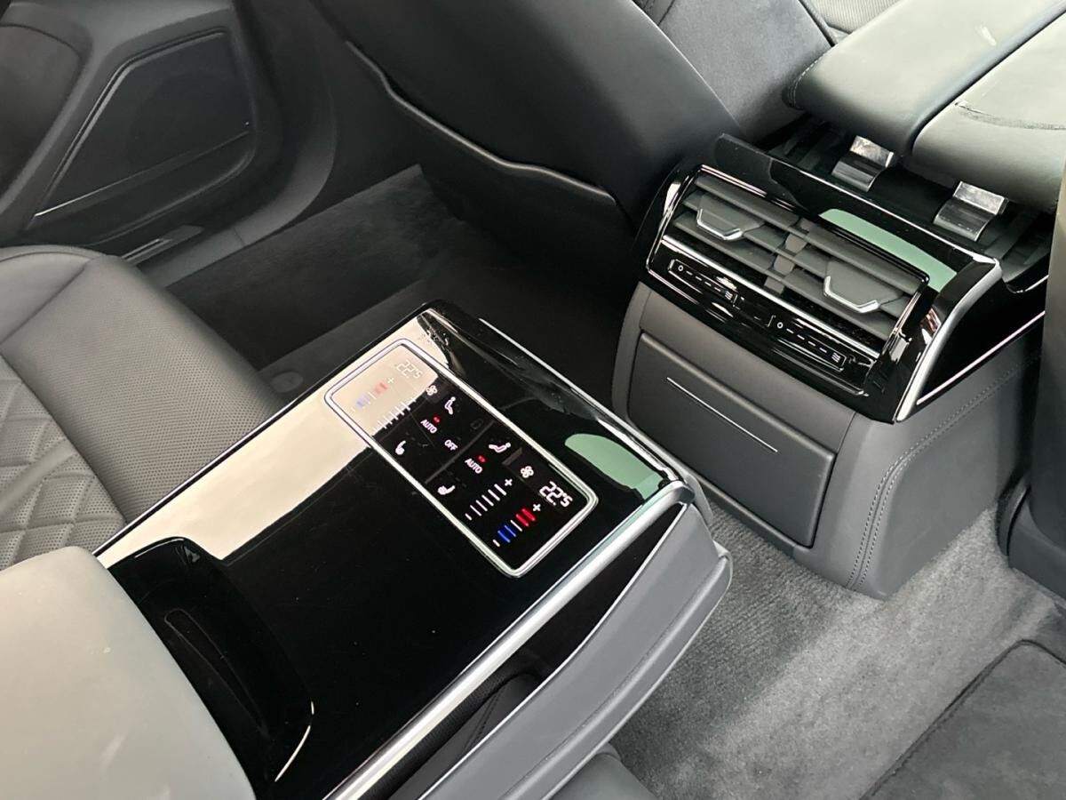 Audi A8 60 TFSI e quattro Matrix Pano B&O Leder