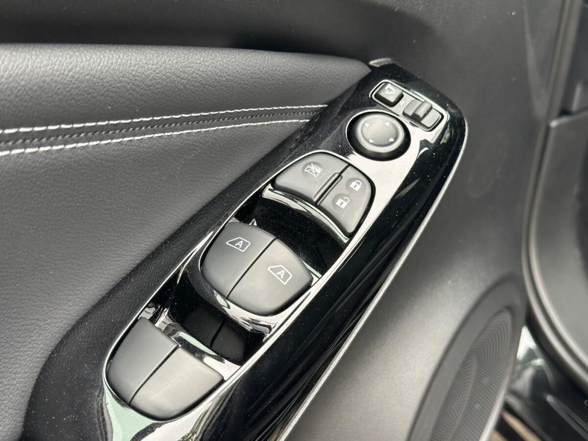 Nissan Juke TEKNA 1.6 HYBRID 4AMT Winterkompletträder