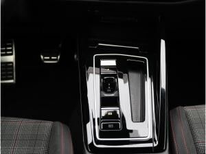 Volkswagen Golf VIII GTI 2.0 TSI DSG / Navi, App, ACC, LED+