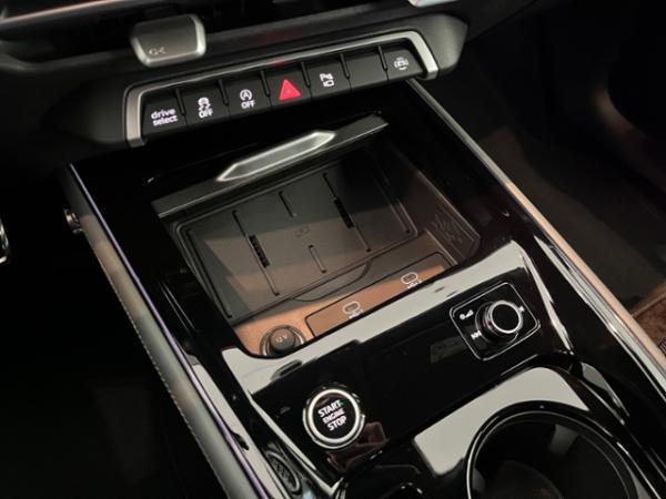 Audi Q3 SUV TDI S tronic KLIMA LED NAVI ALU Audi Q3 SUV TDI S tronic KLIMA LED NAVI ALU