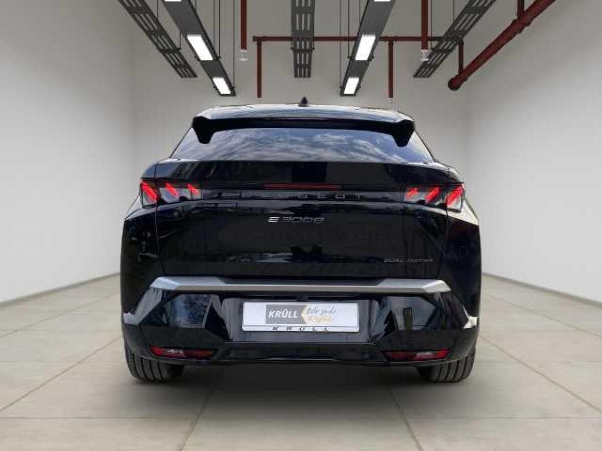 Peugeot 3008 E- Launch Edition +AWD++Sondermodell+