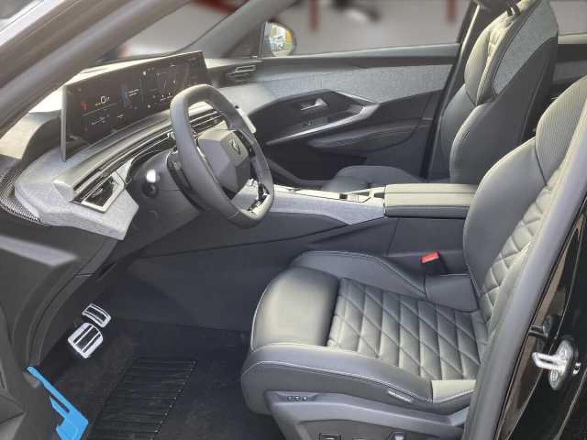 Peugeot 3008 E- Launch Edition +AWD++Sondermodell+