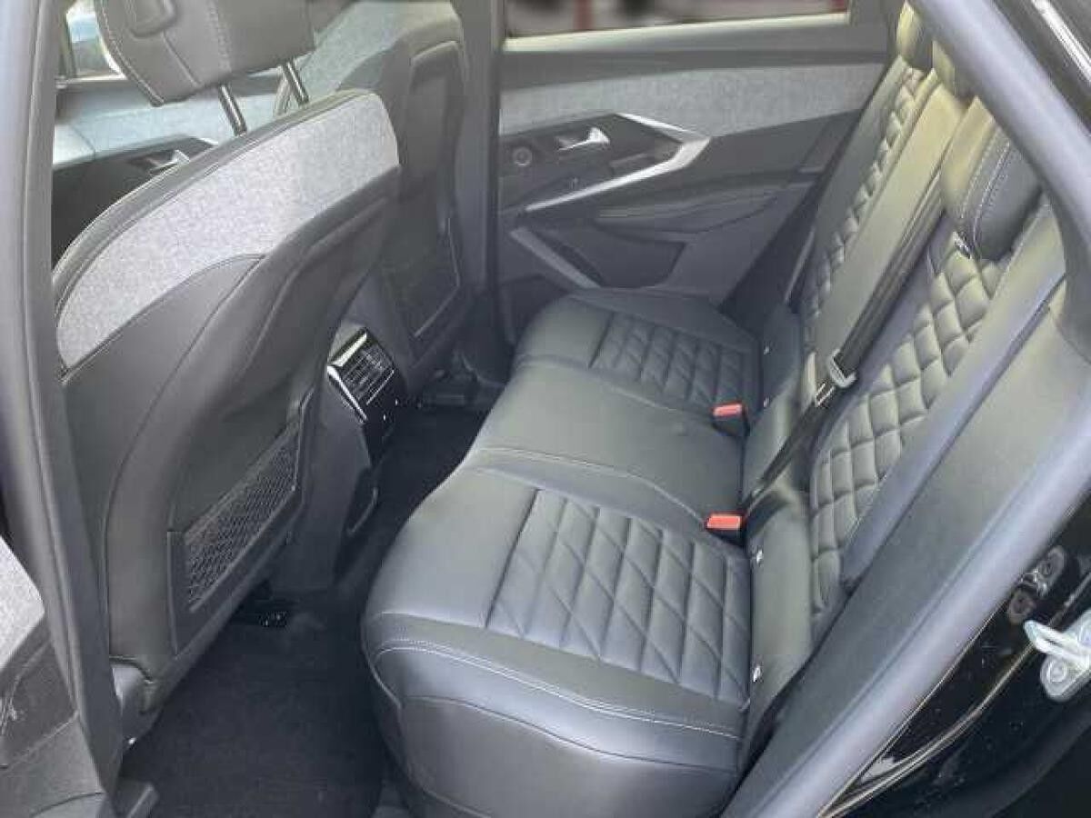 Peugeot 3008 E- Launch Edition +AWD++Sondermodell+