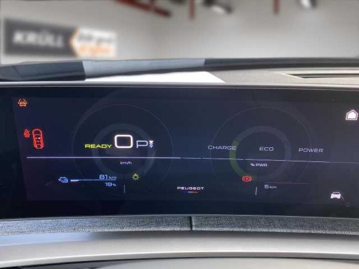 Peugeot 3008 E- Launch Edition +AWD++Sondermodell+