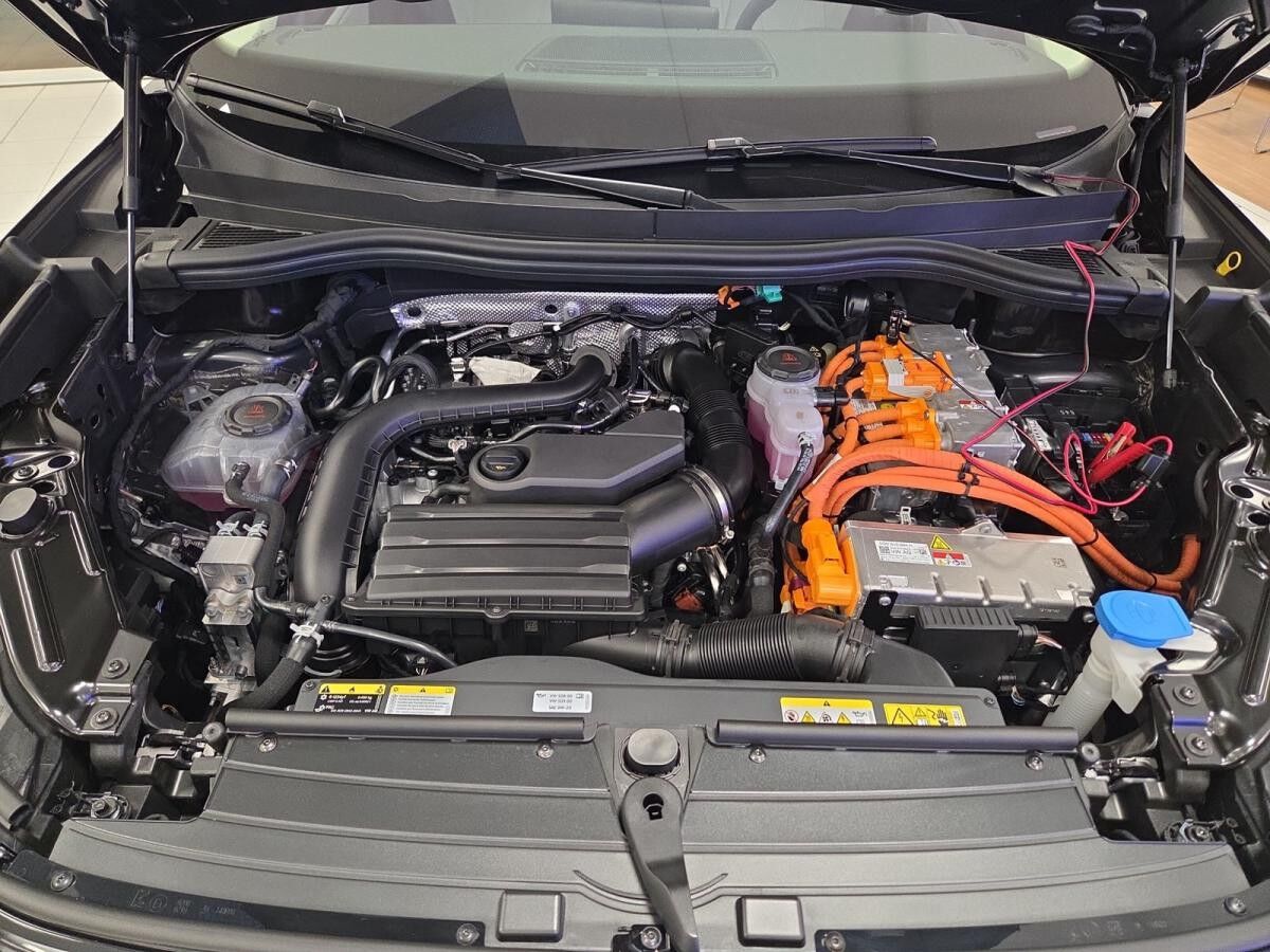 Volkswagen Tiguan Elegance SOFORT verfügbar 1,5 l eHybrid OPF 110 kW (150 PS) / 85 kW (115 PS) 6-Gang-Doppelkupplungsg