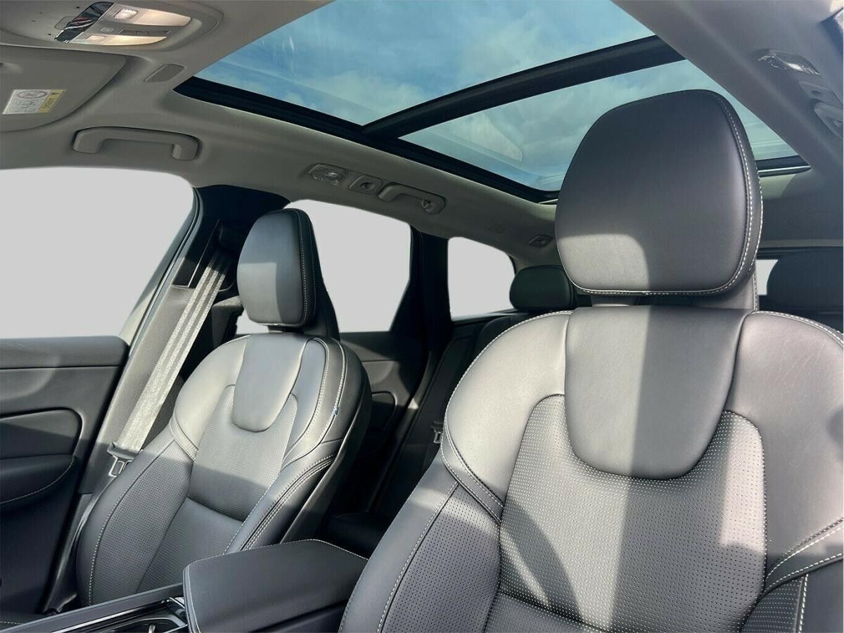 Volvo XC60 T8 ULTRA DARK DEAL