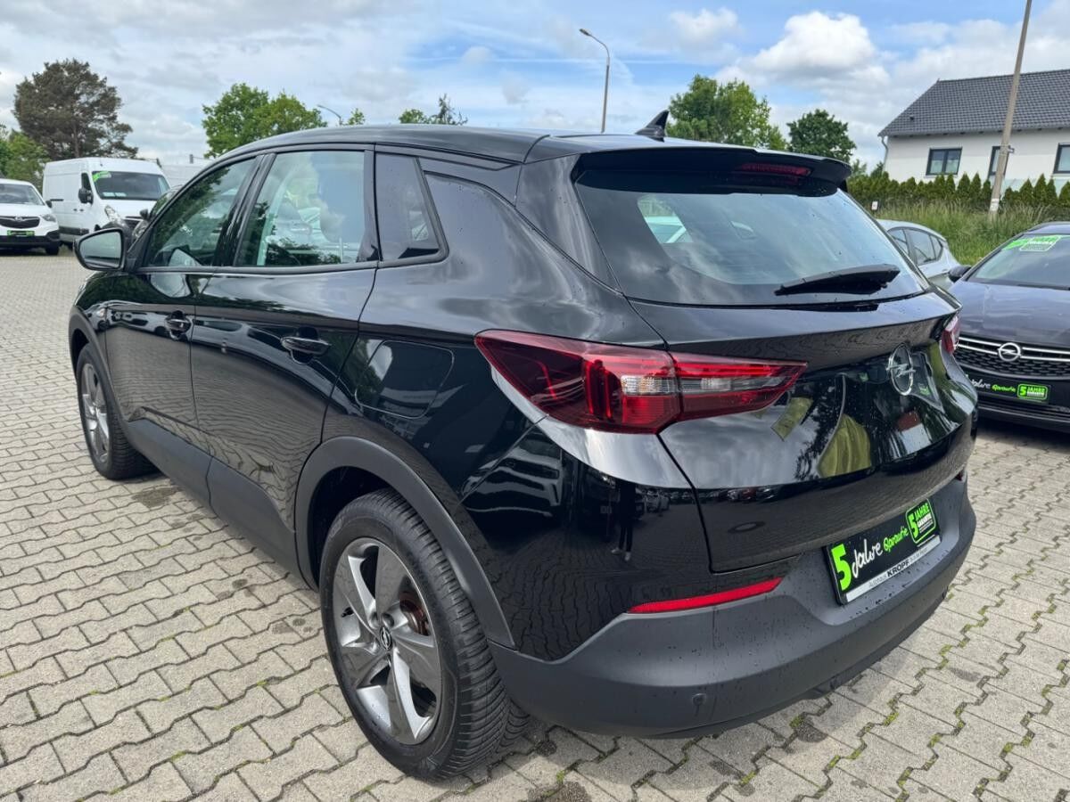 Opel Grandland 1.6 Turbo ACC+AHK+LED+Navi+SHZ+2xKlima