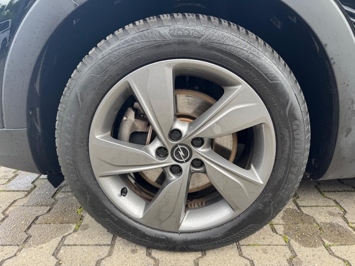 Opel Grandland 1.6 Turbo ACC+AHK+LED+Navi+SHZ+2xKlima