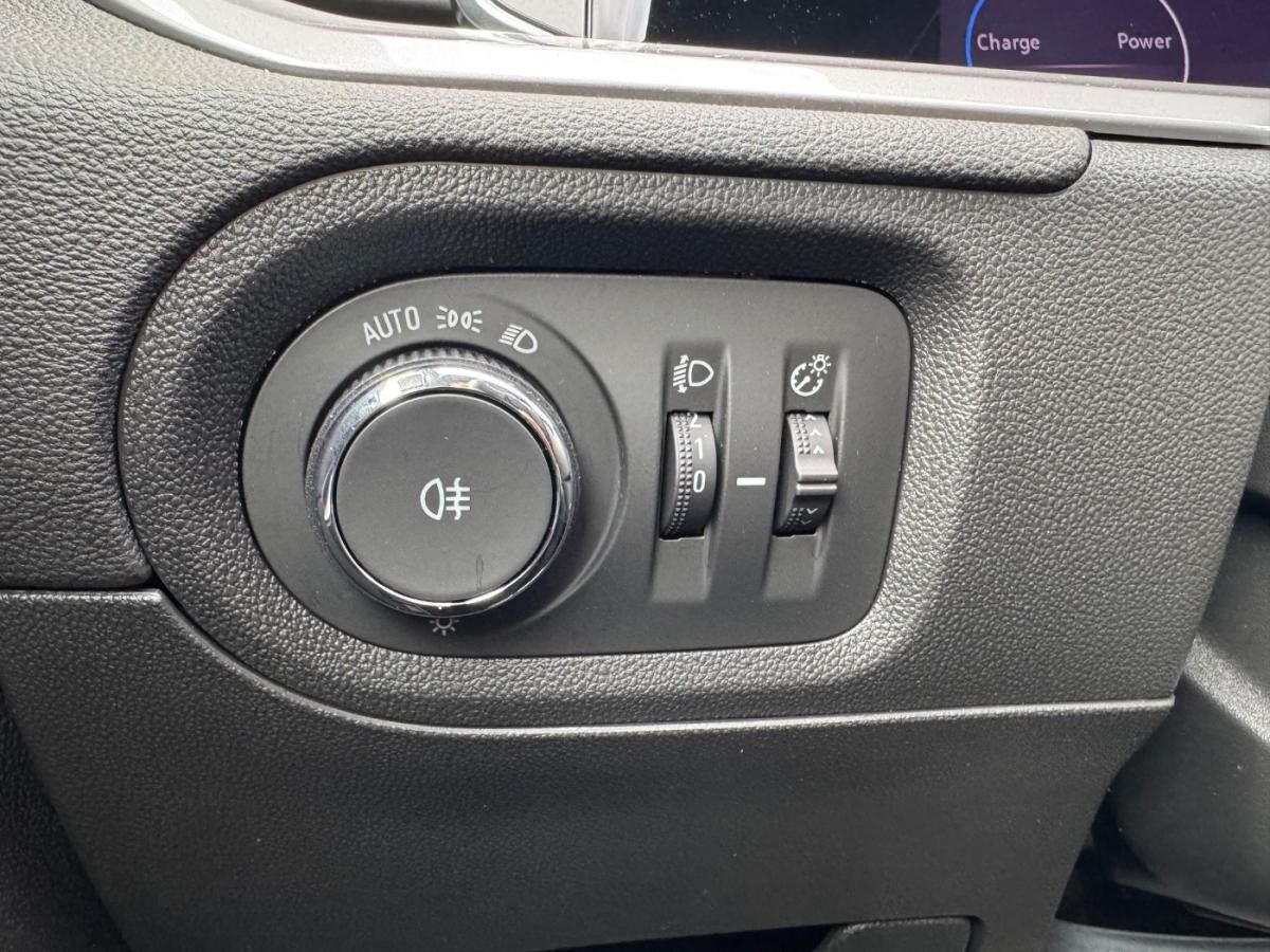 Opel Grandland 1.6 Turbo ACC+AHK+LED+Navi+SHZ+2xKlima