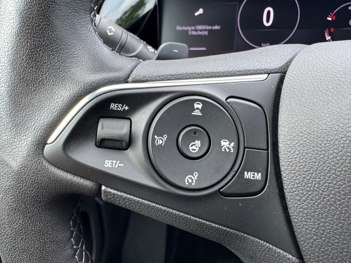 Opel Grandland 1.6 Turbo ACC+AHK+LED+Navi+SHZ+2xKlima