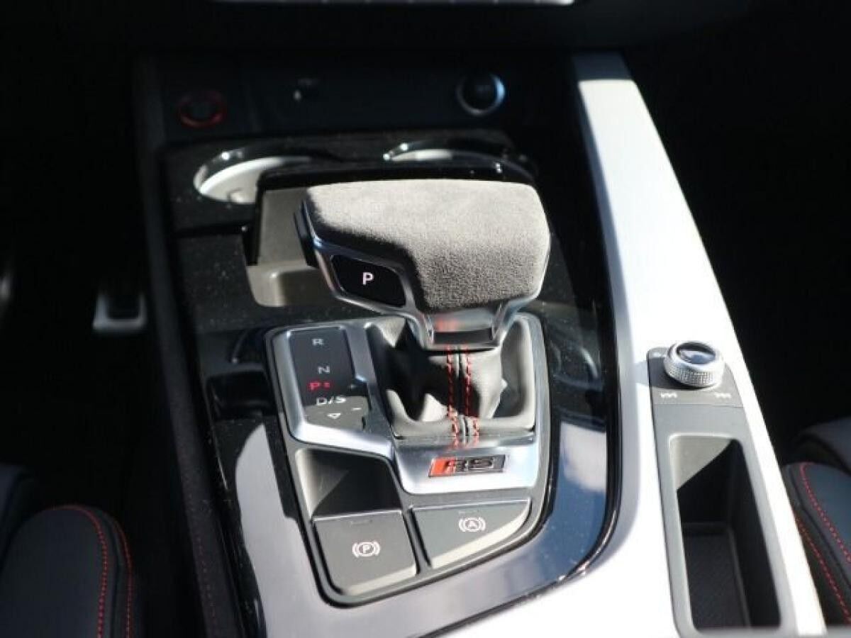 Audi RS4 Avant RS-SPORTABGASANLAGE*PANO*B&O*ACC*360°