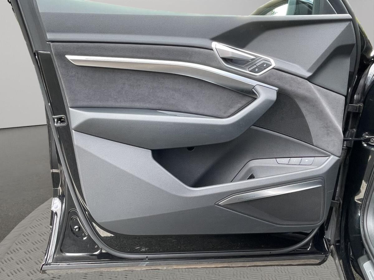 Audi e-tron 55 quattro S line Matrix B&O HuD AHK 360°