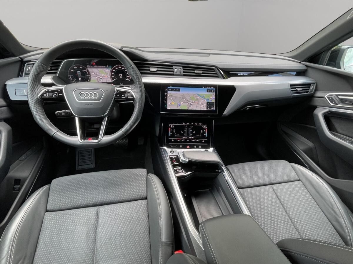 Audi e-tron 55 quattro S line Matrix B&O HuD AHK 360°