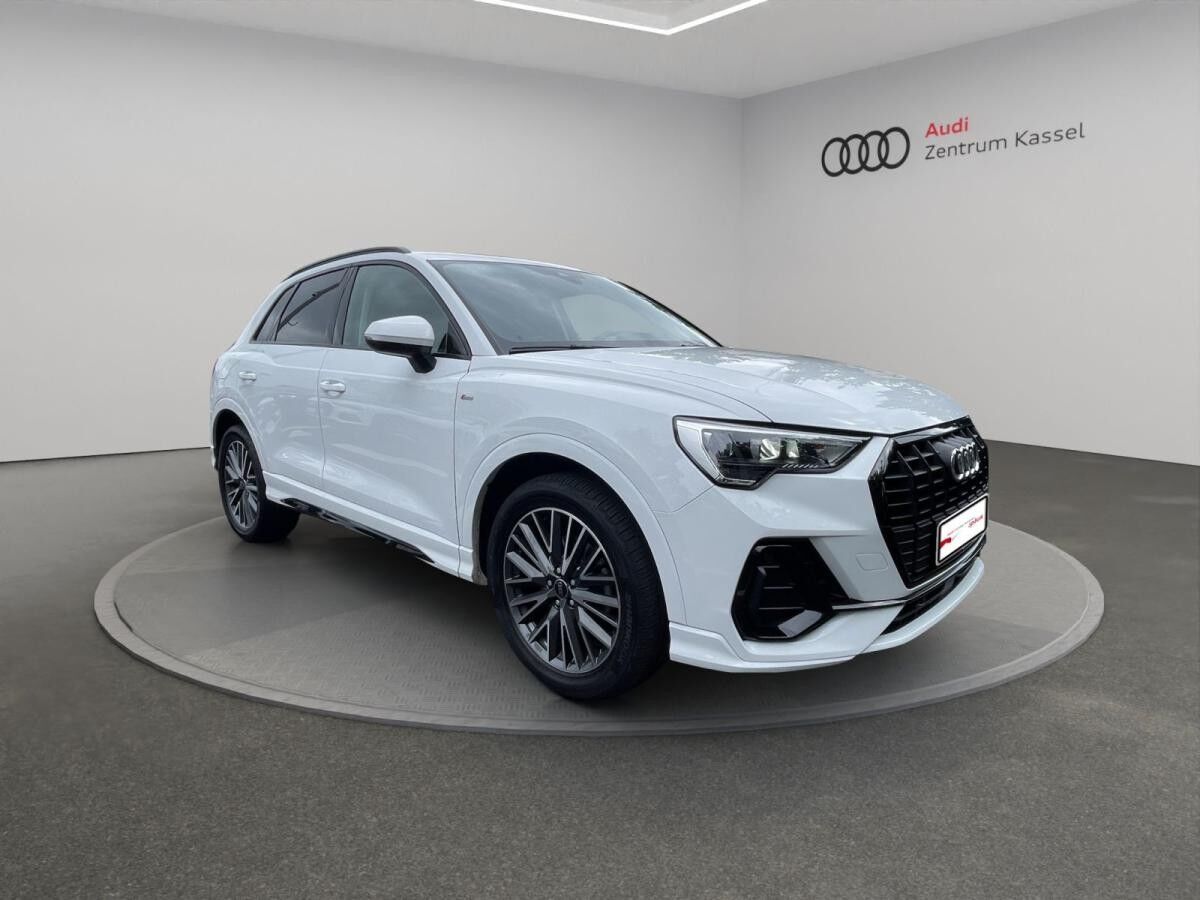 Audi Q3 35 TFSI S line LED PDC CarPlay