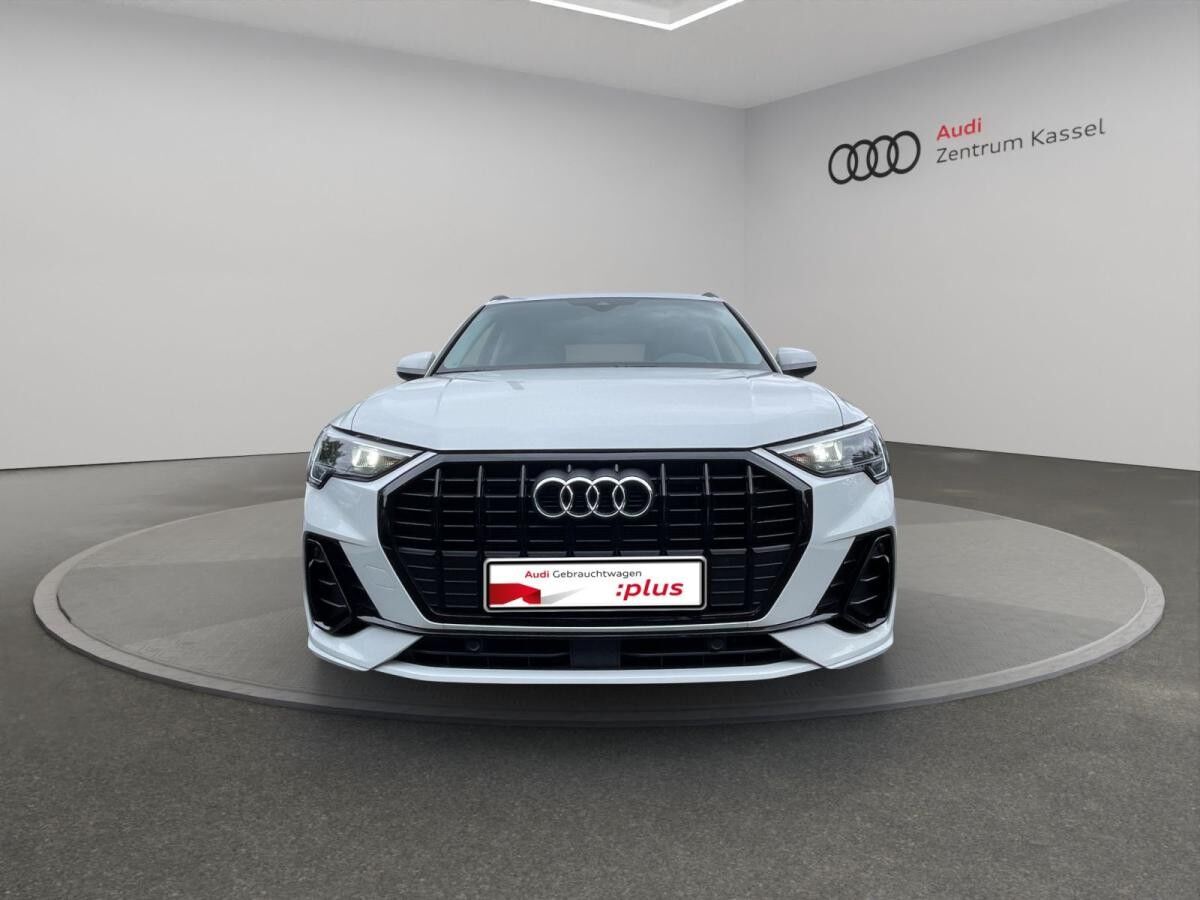 Audi Q3 35 TFSI S line LED PDC CarPlay