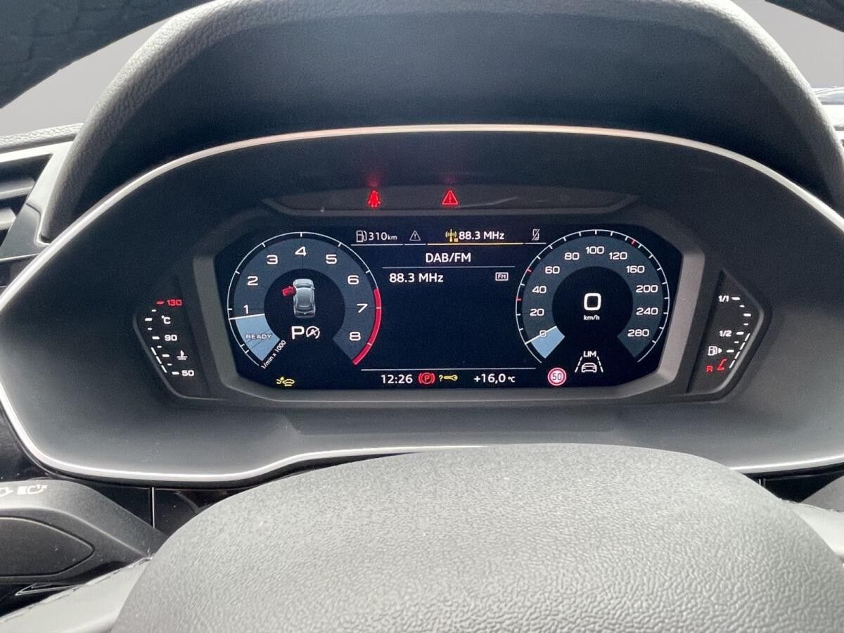 Audi Q3 35 TFSI S line LED PDC CarPlay