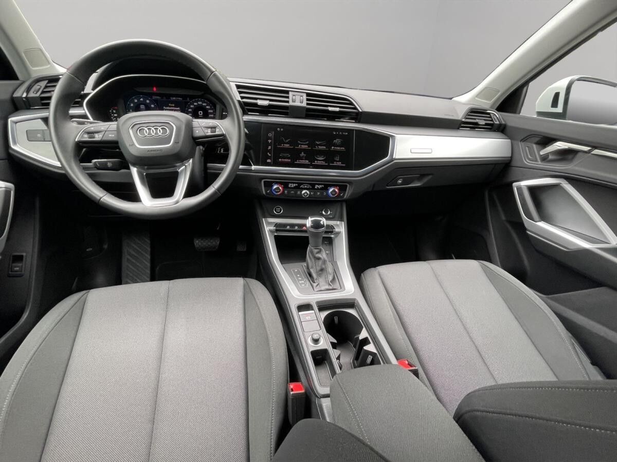 Audi Q3 35 TFSI S line LED PDC CarPlay