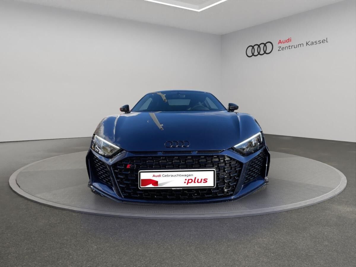 Audi R8 Coupe V10 performance RWD LED B&O Kam. Carbon