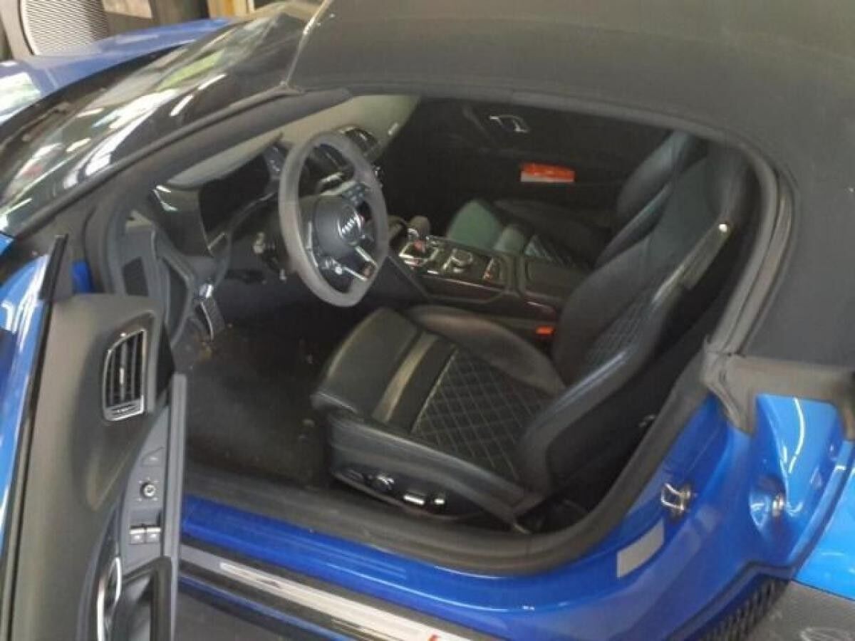 Audi R8 Spyder V10 perf. qu. Laser B&O Kamera Keramik