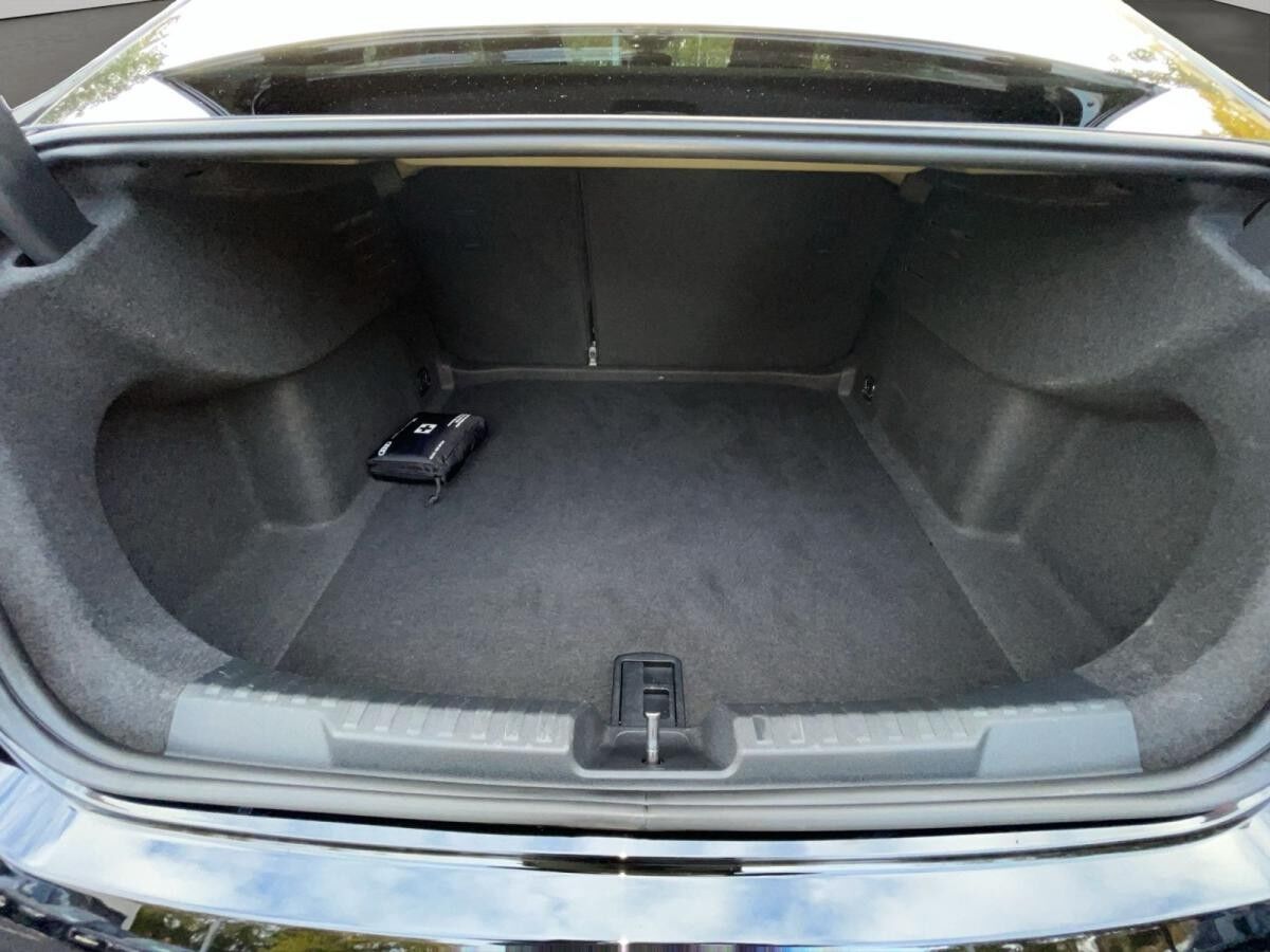 Audi A3 Limousine 35 TDI LED Navi AHK Teilleder