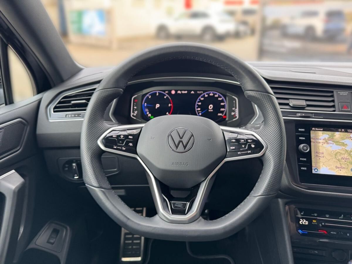 Volkswagen Tiguan Allspace R-Line 2.0TDI 4M 7-SITZE AHK STANDH