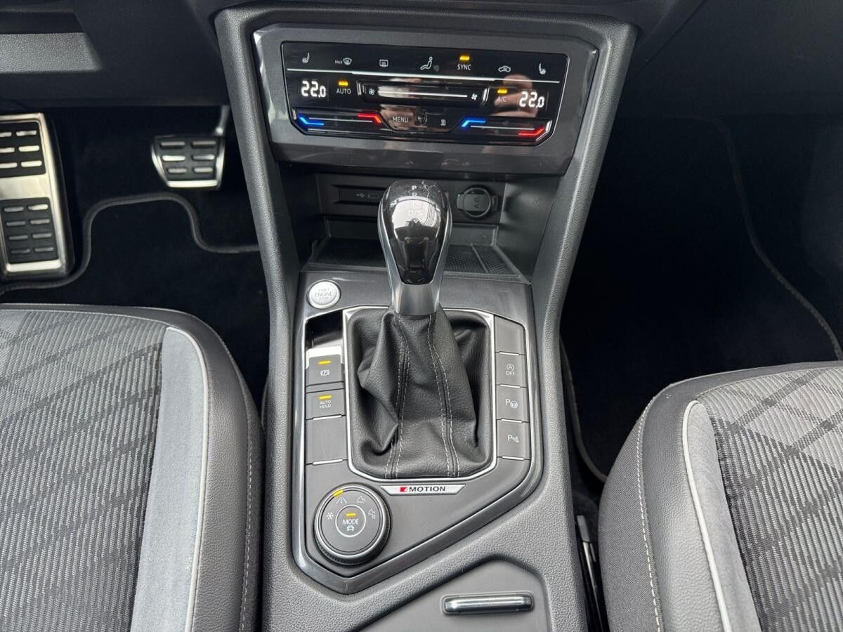 Volkswagen Tiguan Allspace R-Line 2.0TDI 4M 7-SITZE AHK STANDH