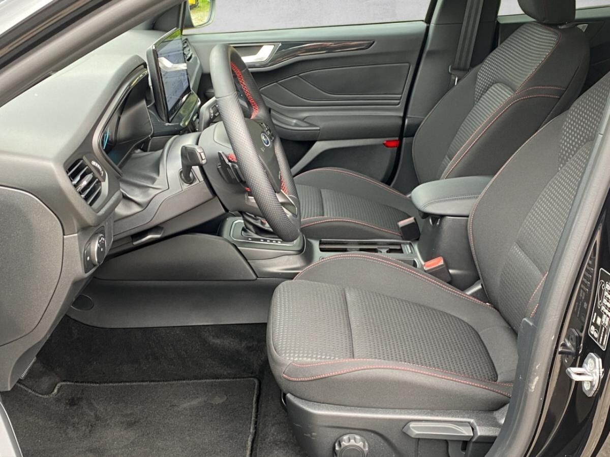 Ford Focus ST-Line Turnier Automatik Bluetooth/Navi LED