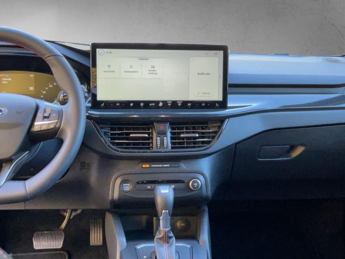 Ford Focus ST-Line Turnier Automatik Sportpaket Navi