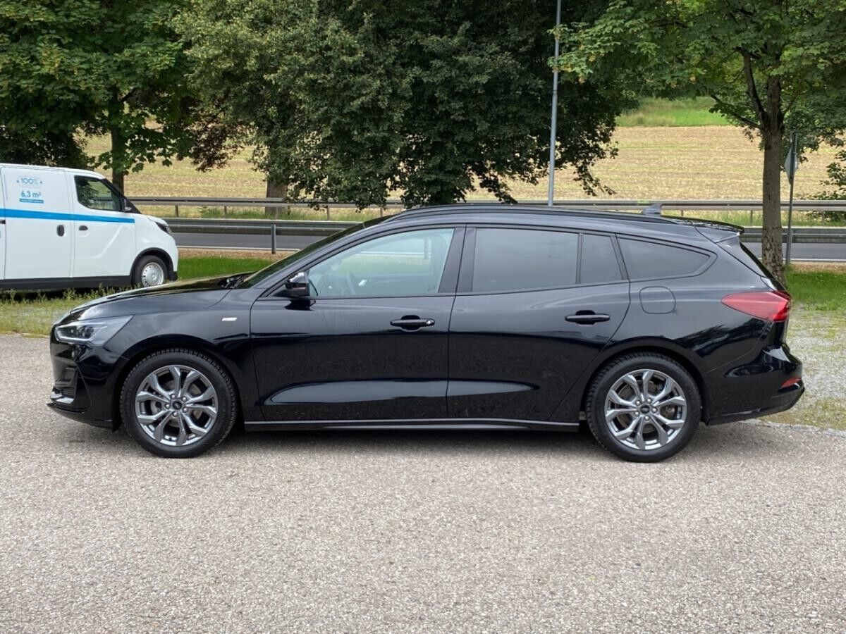 Ford Focus ST-Line Turnier Automatik Bluetooth/Navi LED