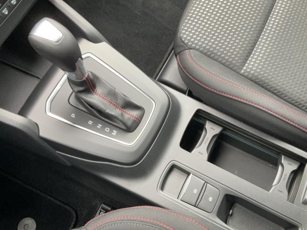 Ford Focus ST-Line Turnier Automatik Bluetooth-Navi LED