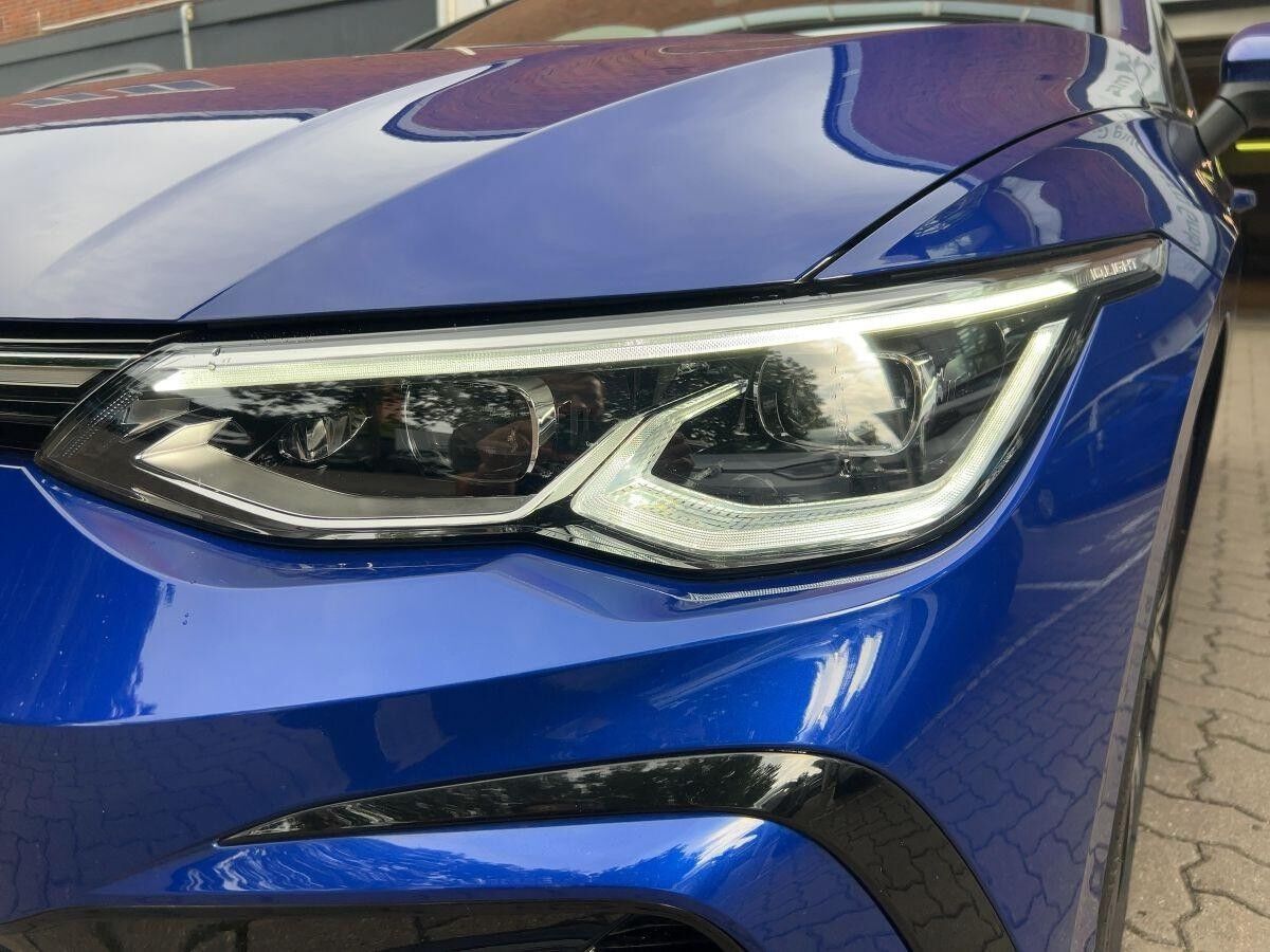 Volkswagen Golf VIII R-Line 2.0 TSI DSG KAMERA/ACC/LED/NAVI