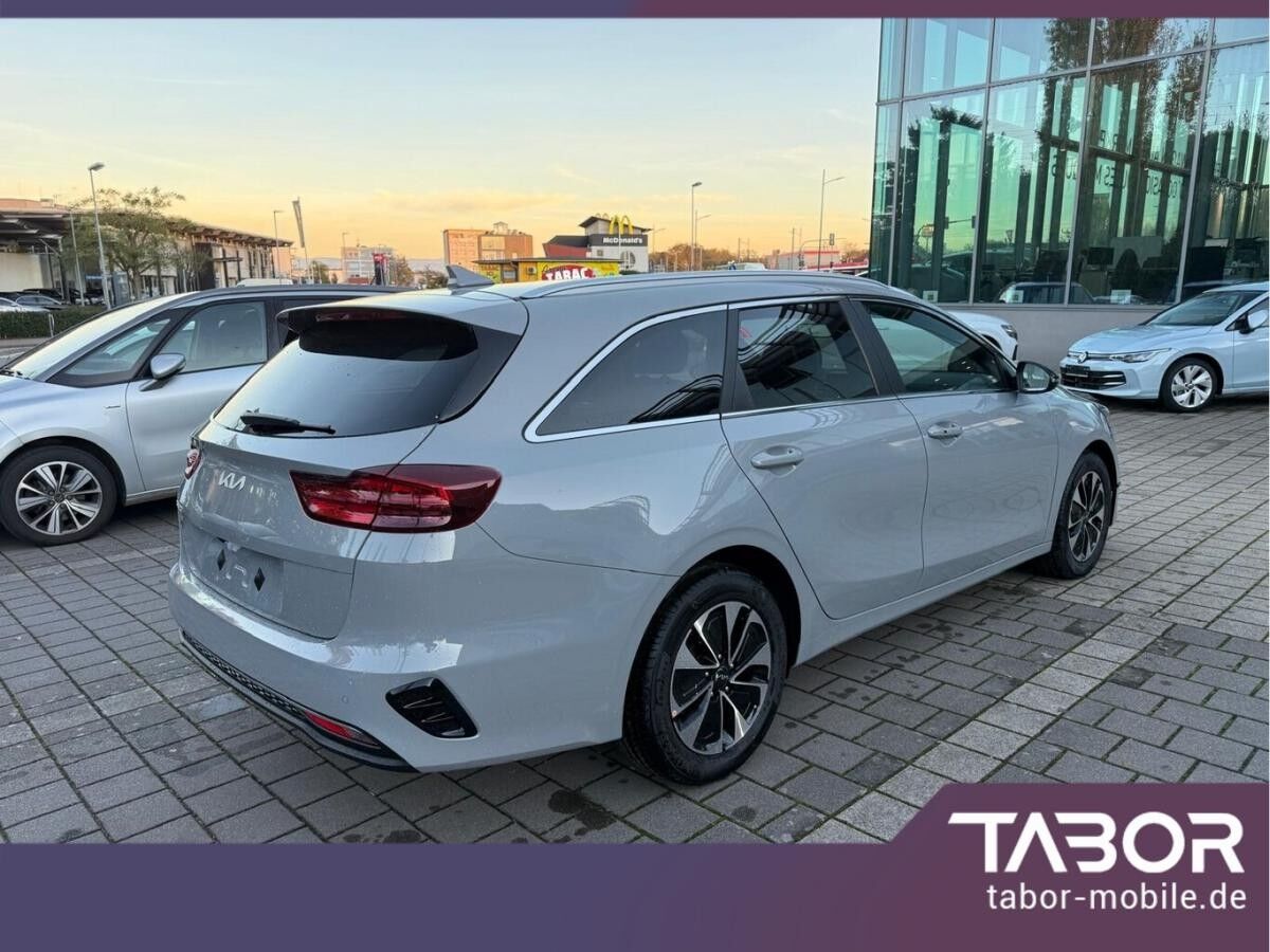 Kia Ceed SW MHEV DCT JBL ACC SHZ elKlappe Key Bi-LED Kia Ceed SW MHEV DCT JBL ACC SHZ elKlappe Key Bi-LED