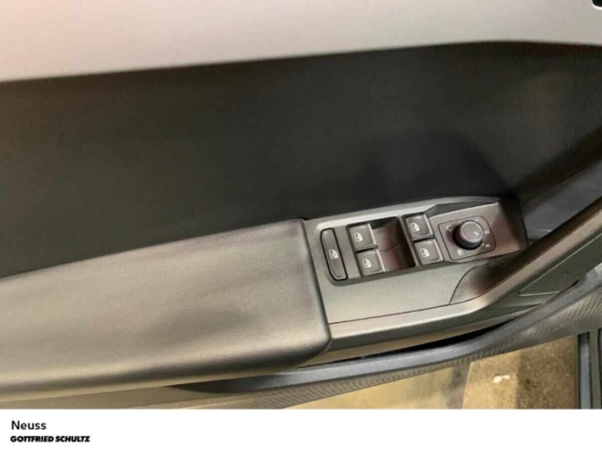 Seat Leon Sportstourer FR TDI DSG AHK NAVI SITZHEIZUNG EINPARKHILFE