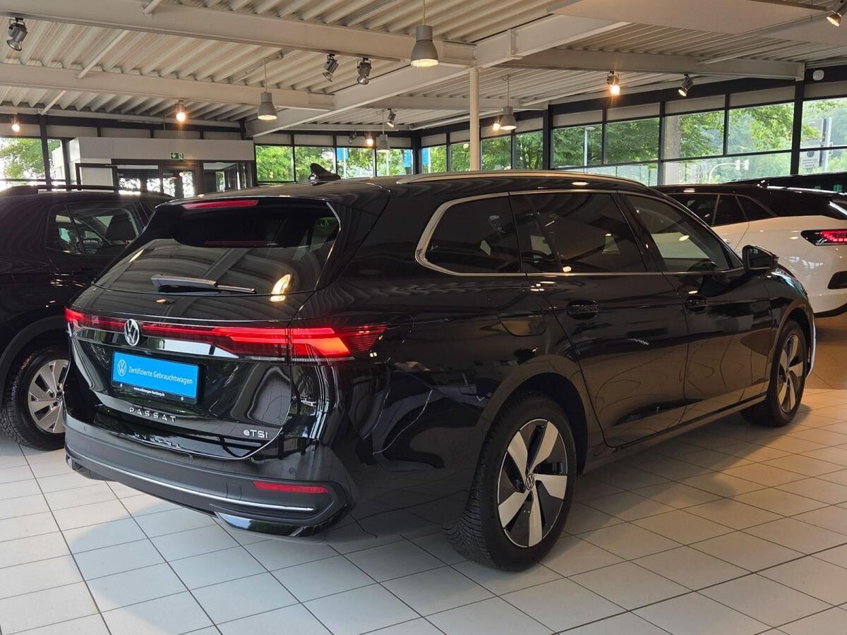 Volkswagen Passat Variant 1.5 eTSI DSG Business Navi ParkAssist Volkswagen Passat Variant 1.5 eTSI DSG Business Navi ParkAssist