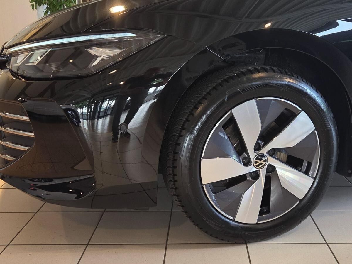 Volkswagen Passat Variant 1.5 eTSI DSG Business Navi ParkAssist Volkswagen Passat Variant 1.5 eTSI DSG Business Navi ParkAssist