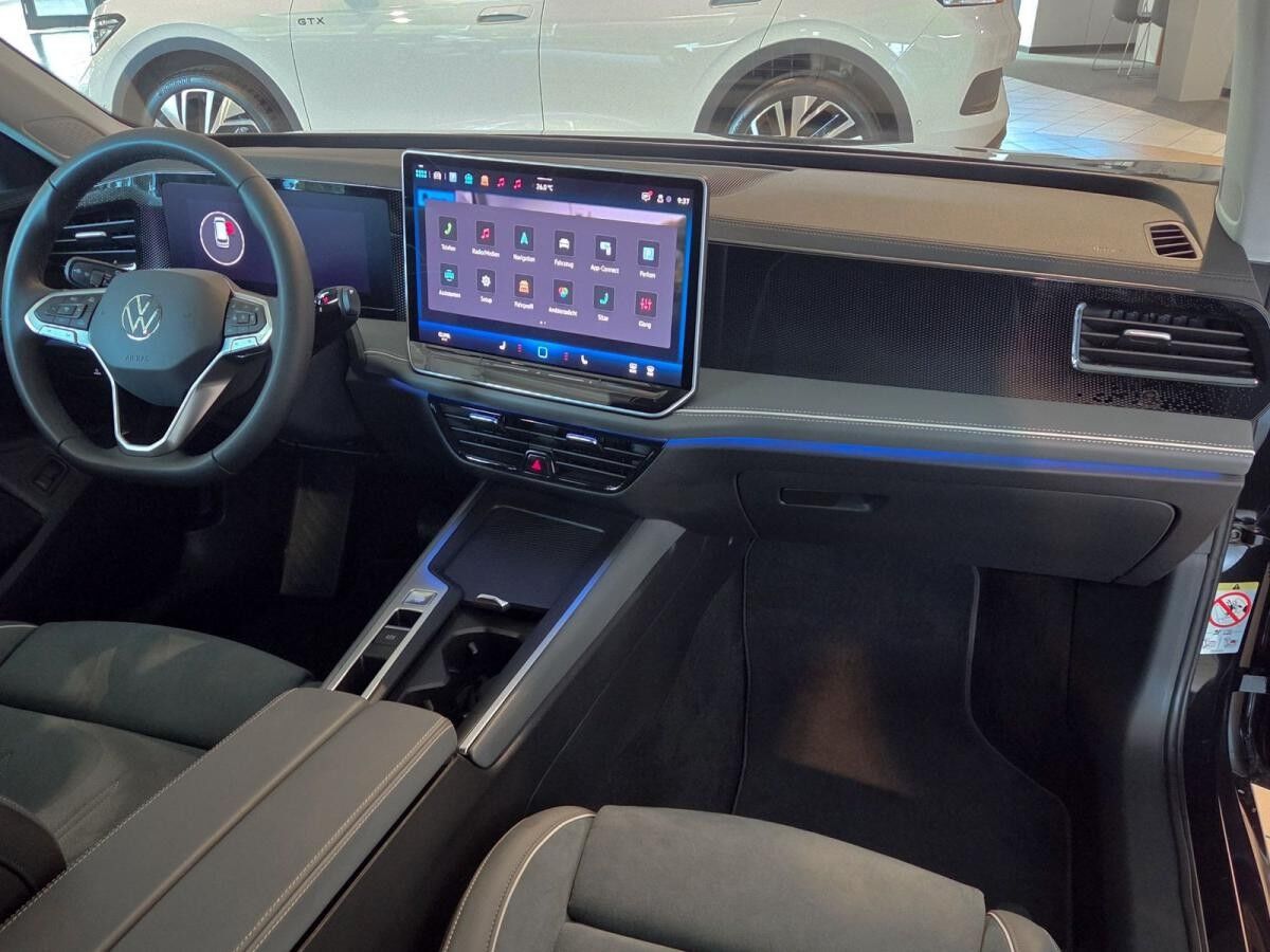 Volkswagen Passat Variant 1.5 eTSI DSG Business Navi ParkAssist Volkswagen Passat Variant 1.5 eTSI DSG Business Navi ParkAssist