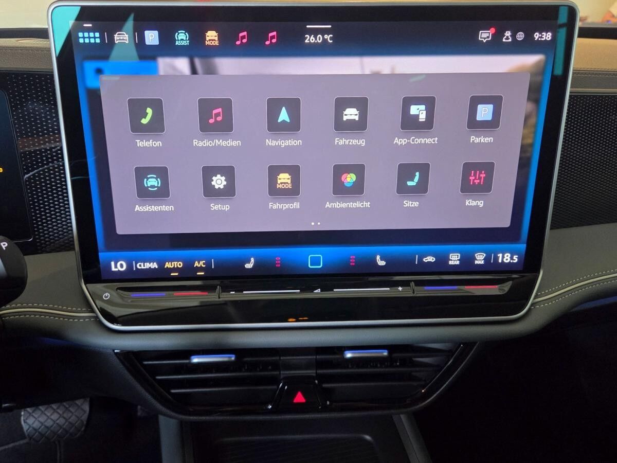 Volkswagen Passat Variant 1.5 eTSI DSG Business Navi ParkAssist Volkswagen Passat Variant 1.5 eTSI DSG Business Navi ParkAssist