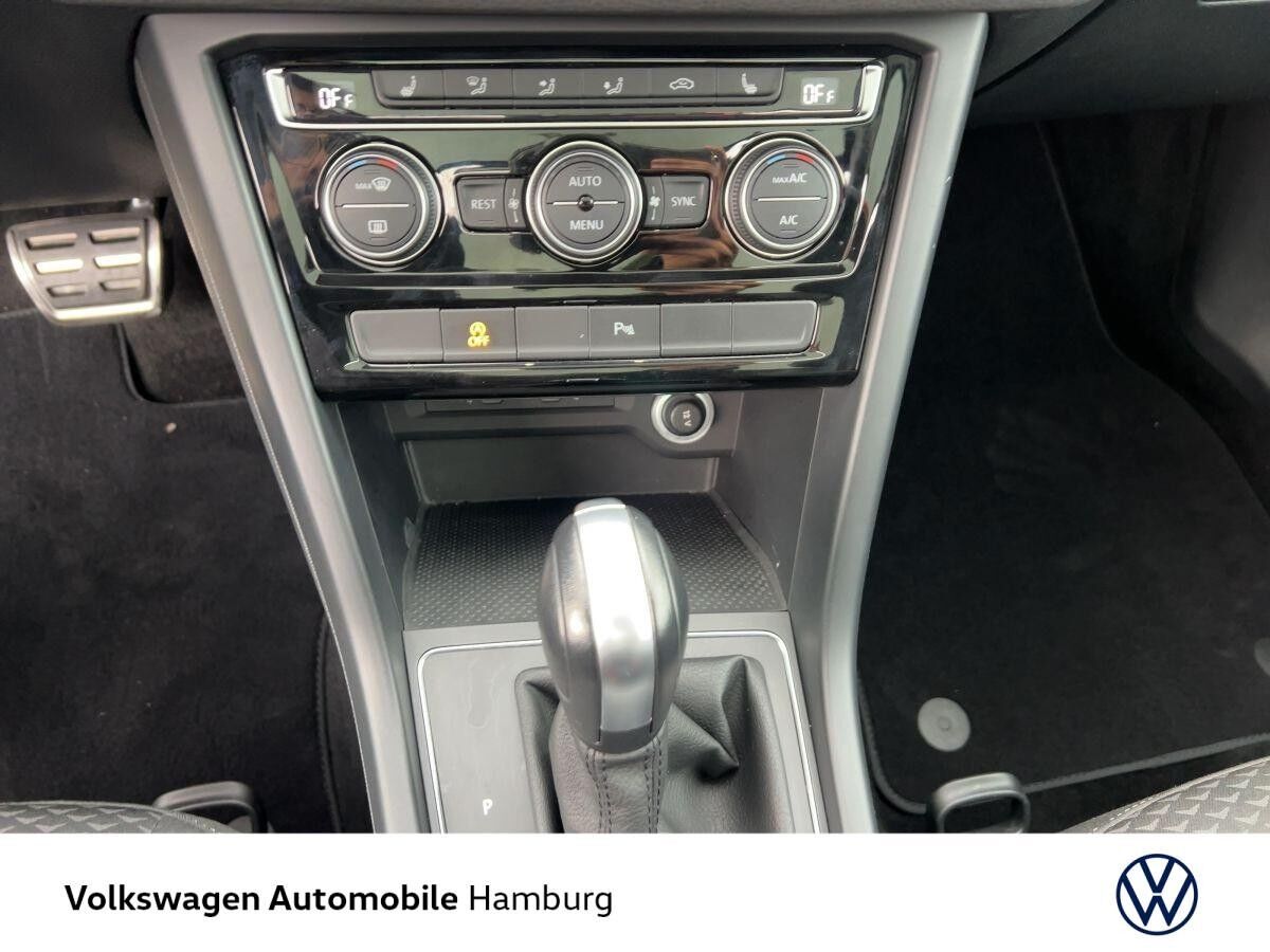 Volkswagen Touran 1.5 TSI DSG Panoramadach Sitzheizung PDC