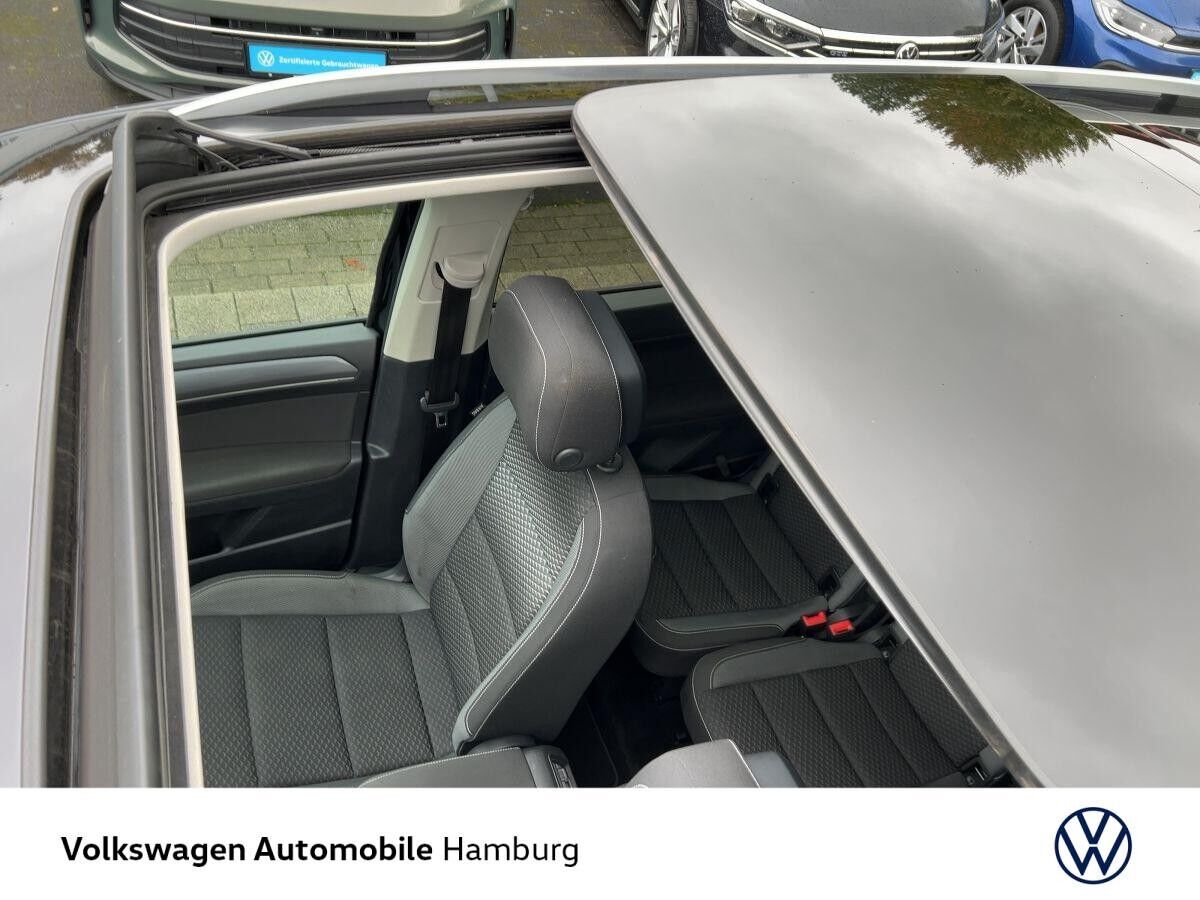 Volkswagen Touran 1.5 TSI DSG Panoramadach Sitzheizung PDC