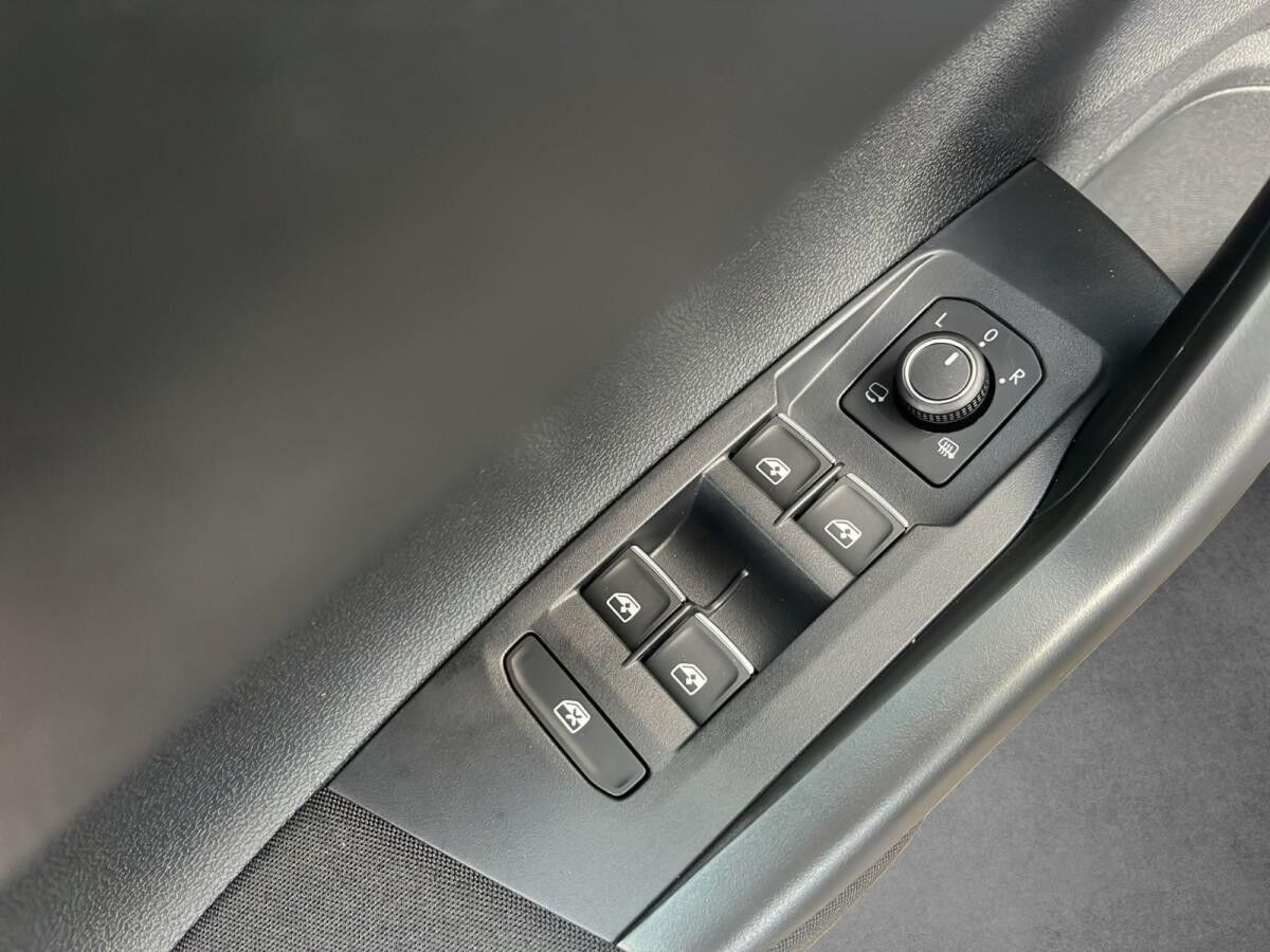 Volkswagen Taigo R-Line 1,0 l TSI OPF ) 7-Gang-Doppelkupplungsgetriebe DSG