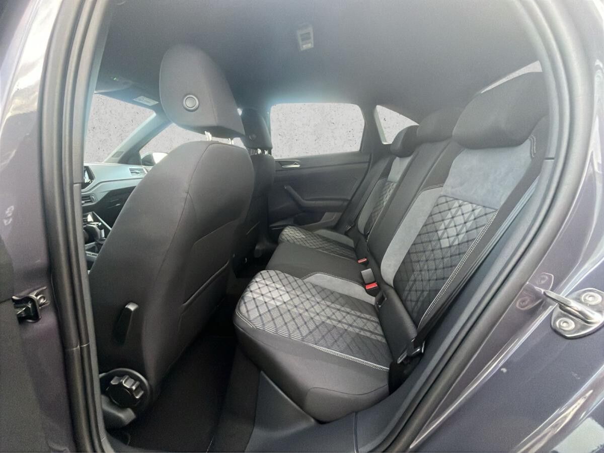 Volkswagen Taigo R-Line 1,0 l TSI OPF ) 7-Gang-Doppelkupplungsgetriebe DSG