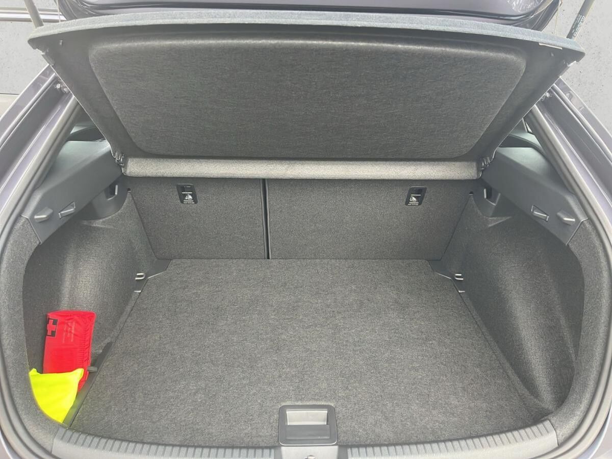 Volkswagen Taigo R-Line 1,0 l TSI OPF ) 7-Gang-Doppelkupplungsgetriebe DSG